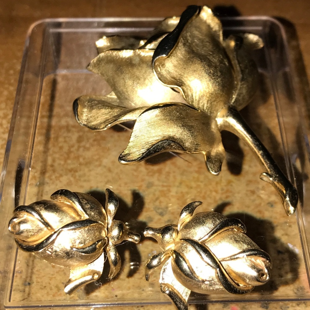 Vintage Trifari pin and clip earrings